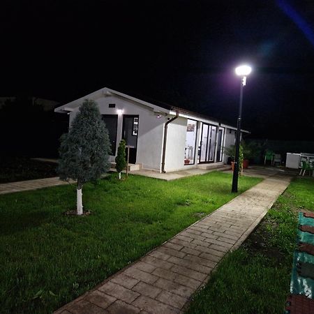 Отель Complex Turistic N&S Доуэ-Май Экстерьер фото